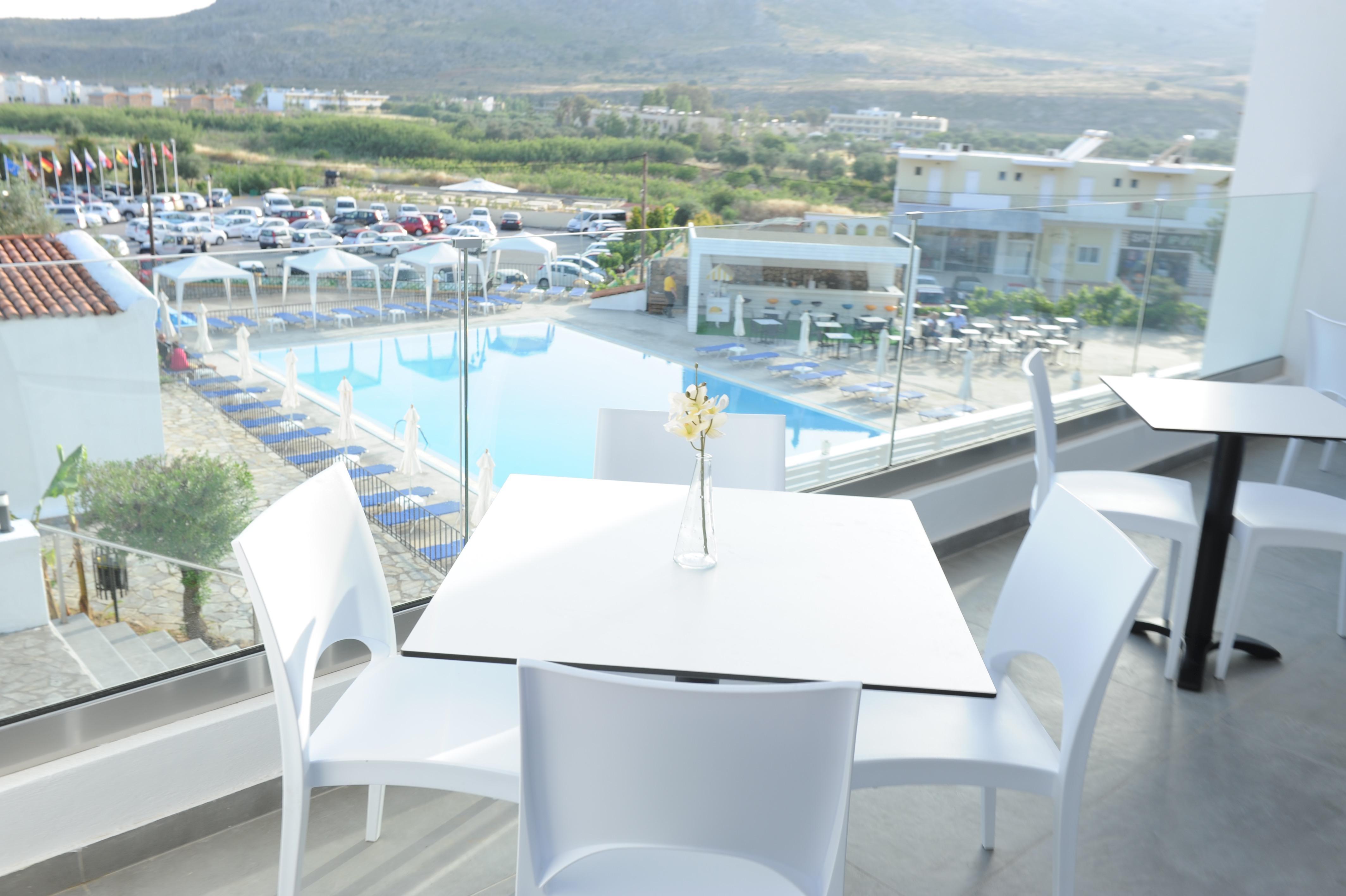 Hotel Ellia 4*