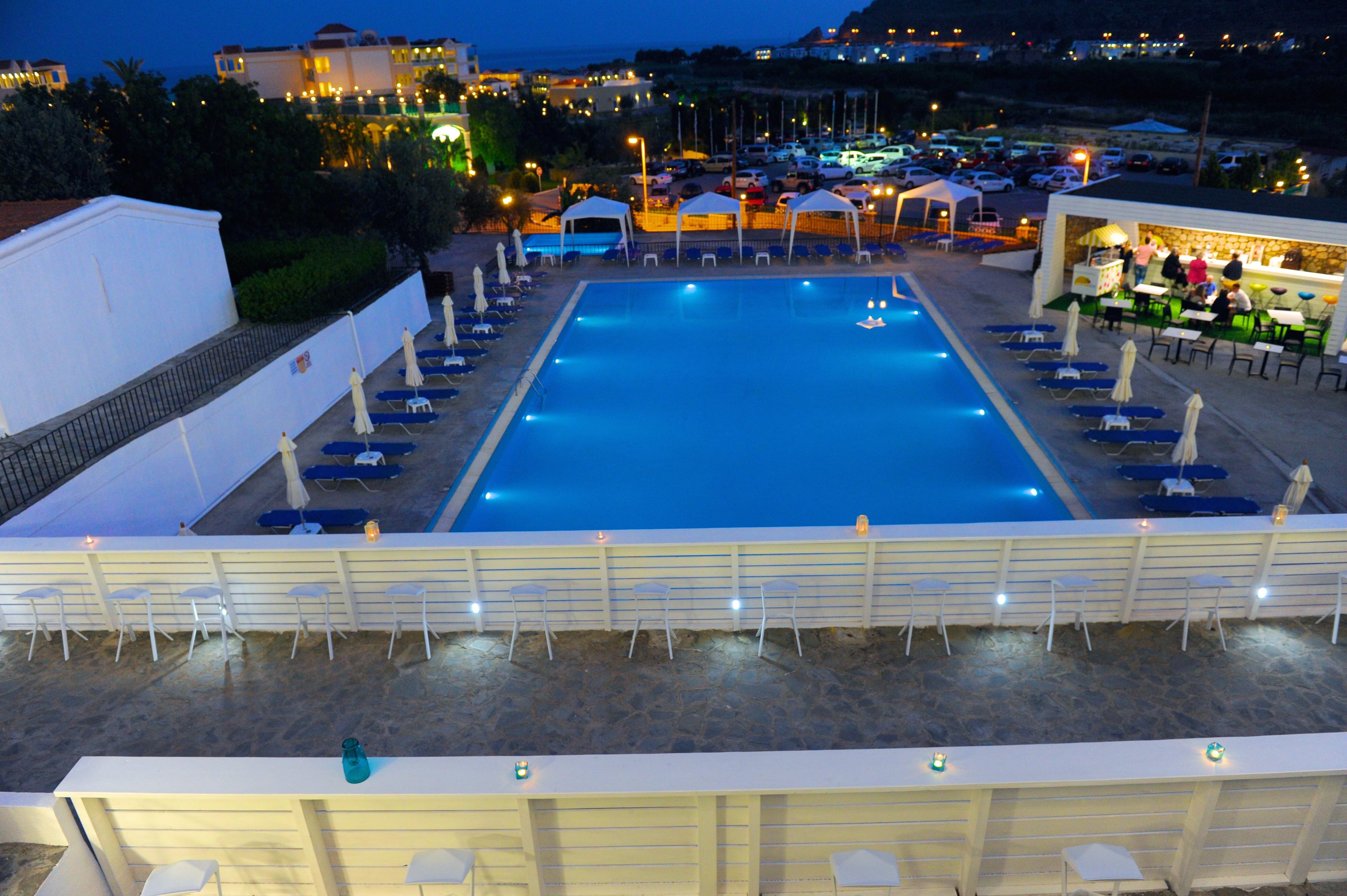 Ellia Hotel 4*
