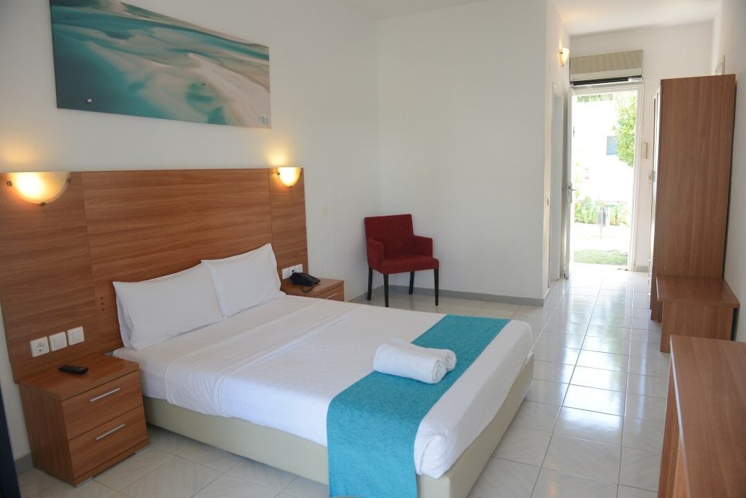 Hotel Ellia 4*