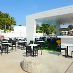 Ellia Hotel