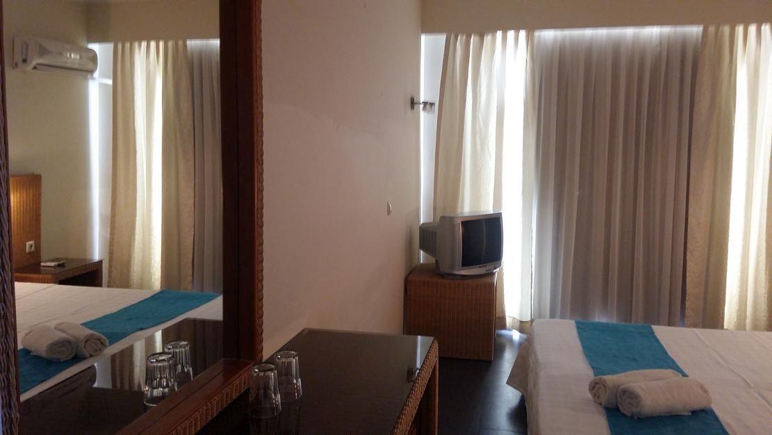 Ellia Hotell 4*